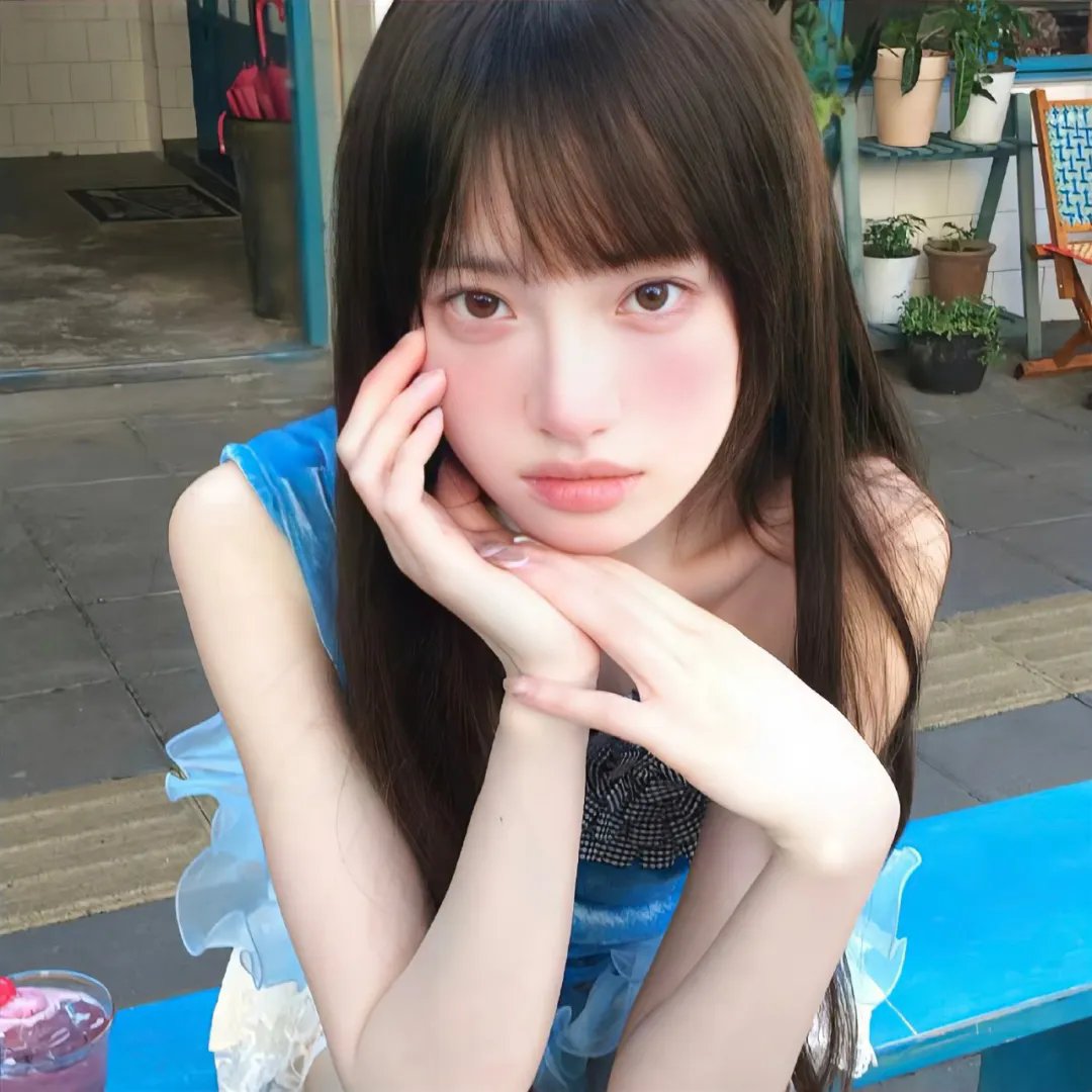 洞里的月亮 海报