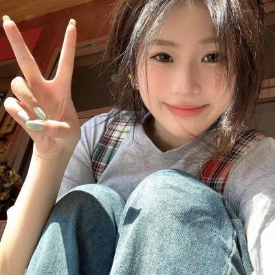 钱不够用 海报